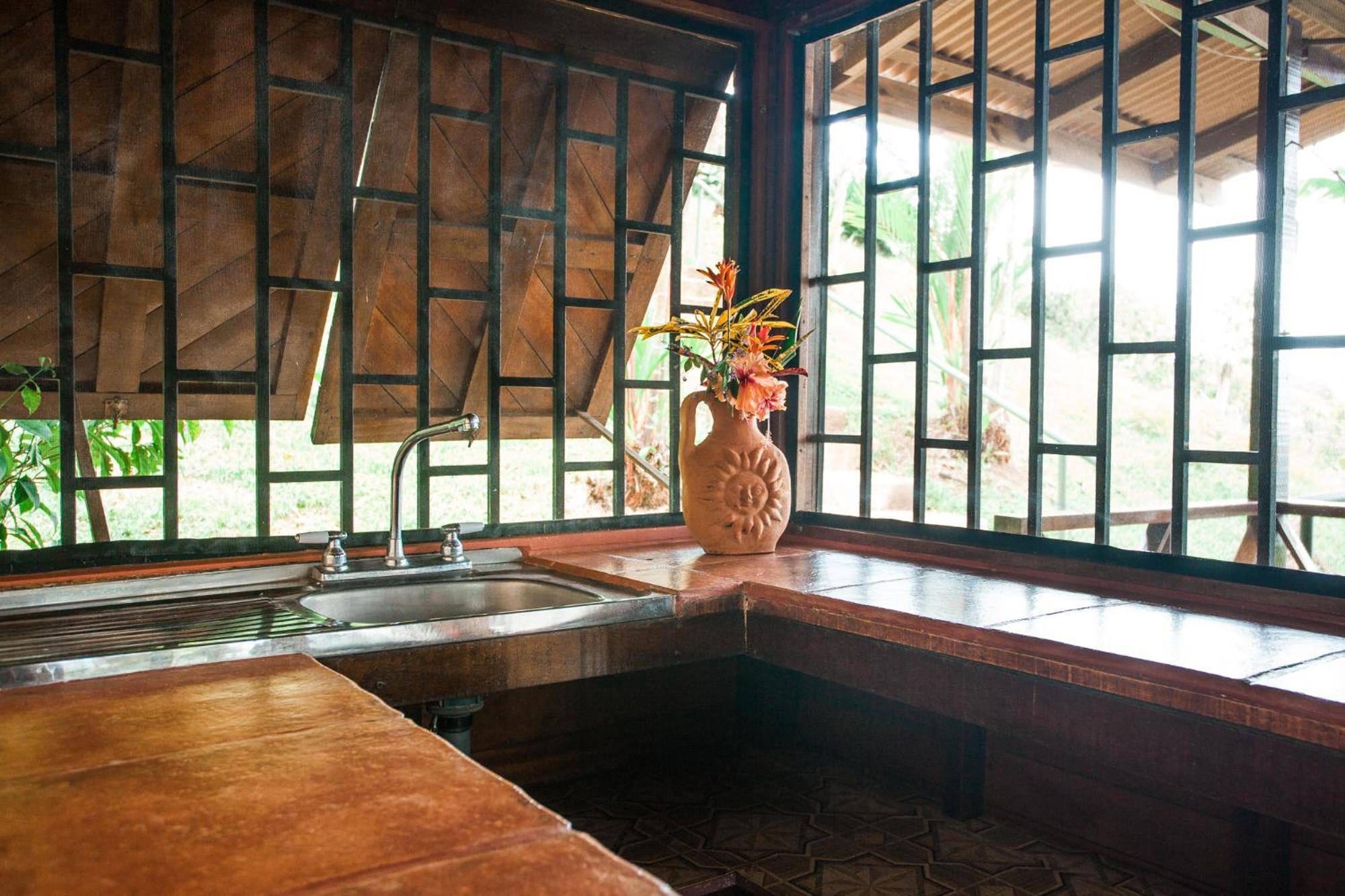 Pacific Edge Eco Lodge โดมินิกัล ภายนอก รูปภาพ